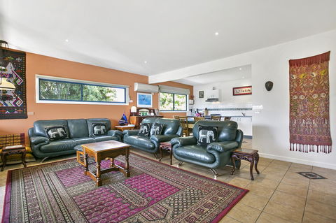 Black Dolphin Beach Penthouse - Accommodation Mooloolaba 5