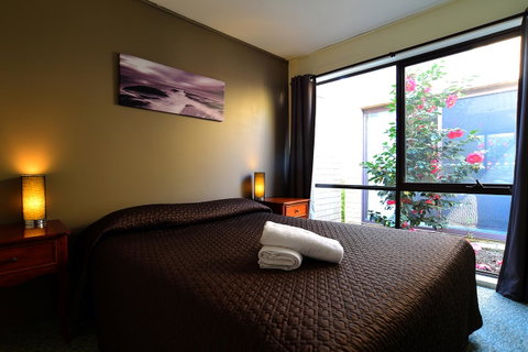 Executive Hideaway - Accommodation Mooloolaba 20