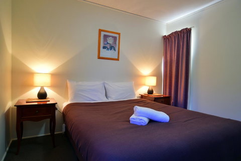 Executive Hideaway - Accommodation Mooloolaba 30