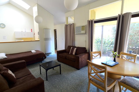 Executive Hideaway - Accommodation Mooloolaba 24