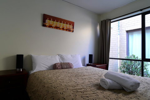 Executive Hideaway - Accommodation Mooloolaba 13