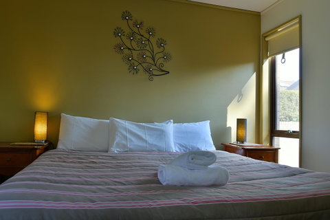 Executive Hideaway - Accommodation Mooloolaba 27