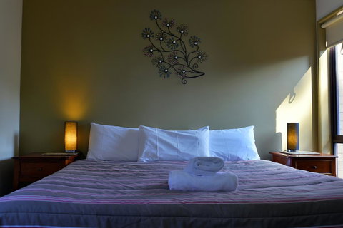 Executive Hideaway - Accommodation Mooloolaba 28