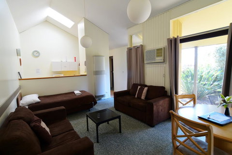 Executive Hideaway - Accommodation Mooloolaba 23