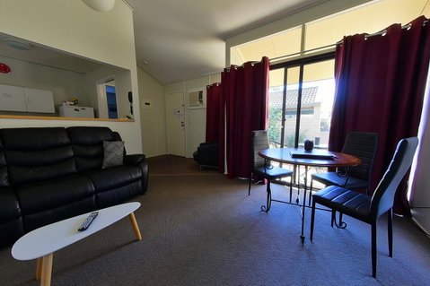 Executive Hideaway - Accommodation Mooloolaba 42