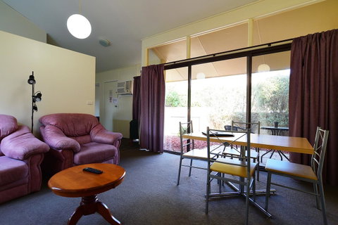 Executive Hideaway - Accommodation Mooloolaba 32