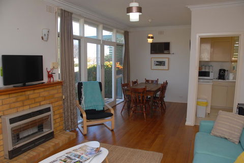 Green Grove - Accommodation Mooloolaba 10