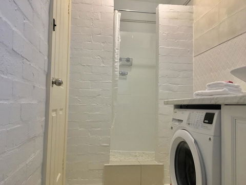 The Wheelhouse - 2BR Waterfront Apt In Town - Accommodation Mooloolaba 14