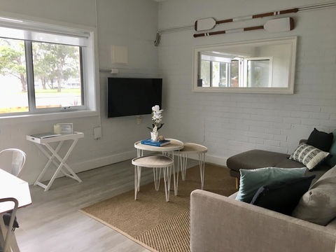 The Wheelhouse - 2BR Waterfront Apt In Town - Accommodation Mooloolaba 1