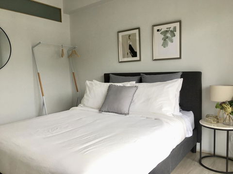 The Wheelhouse - 2BR Waterfront Apt In Town - Accommodation Mooloolaba 9