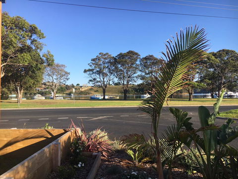 The Wheelhouse - 2BR Waterfront Apt In Town - Accommodation Mooloolaba 15