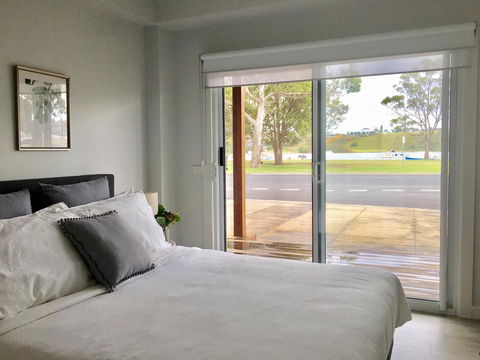 The Wheelhouse - 2BR Waterfront Apt In Town - Accommodation Mooloolaba 3