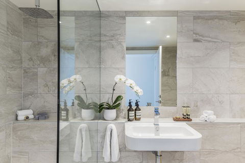 Quay West Suites Melbourne - Accommodation Mooloolaba 11