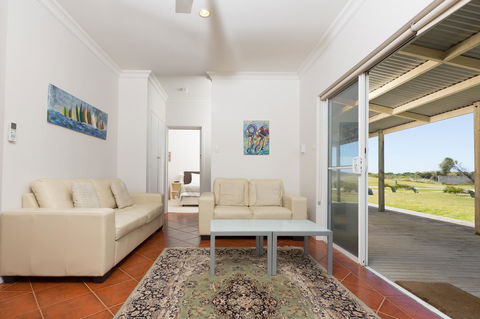 Cottages For Couples - Accommodation Mooloolaba 28