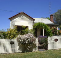 Miss Pym's Cottage - Accommodation Mooloolaba