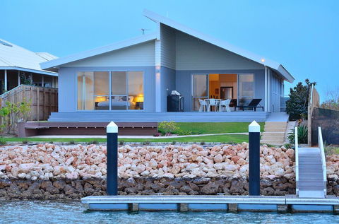 The Carnarvon Luxury Canal Home - Accommodation Mooloolaba 0