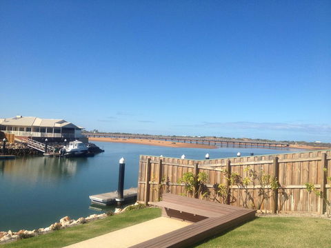 The Carnarvon Luxury Canal Home - Accommodation Mooloolaba 2
