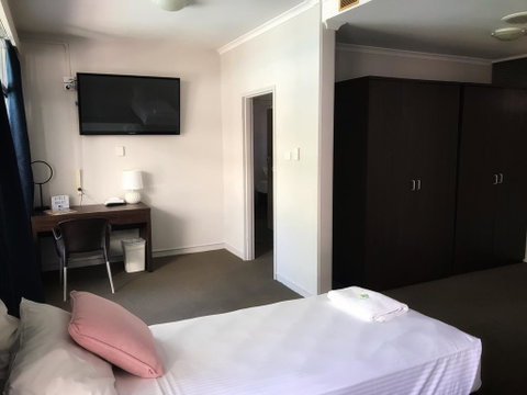 The Cavenagh - Accommodation Mooloolaba 2