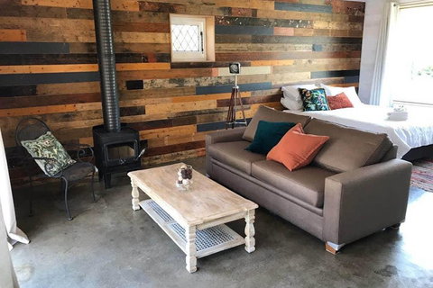 The Cottage - 58 Acre Farm Stay At Hanging Rock - Accommodation Mooloolaba 0