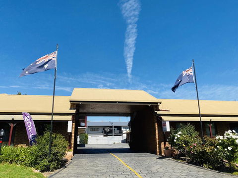 The Cottage Motor Inn Albury - Accommodation Mooloolaba 2