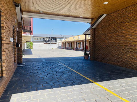 The Cottage Motor Inn Albury - Accommodation Mooloolaba 1
