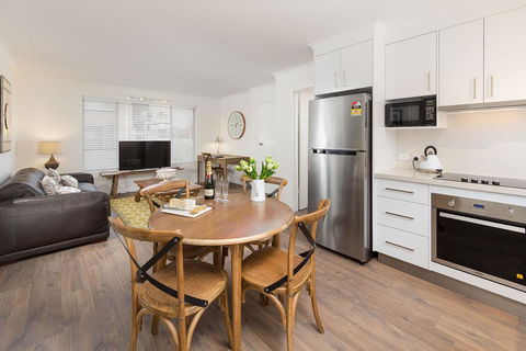 The Executive - Central & Sophisticated - Accommodation Mooloolaba 3