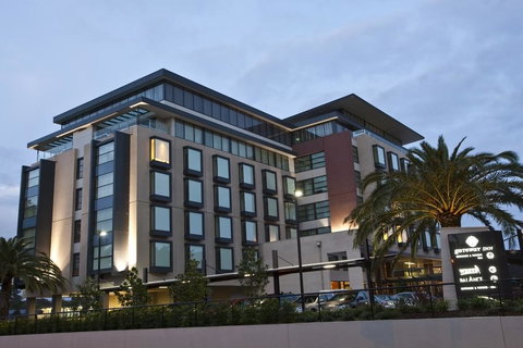 The Gateway Inn, Newcastle - Accommodation Mooloolaba 0