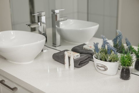 The Jetty Apartment By Ready Set Host - Accommodation Mooloolaba 2