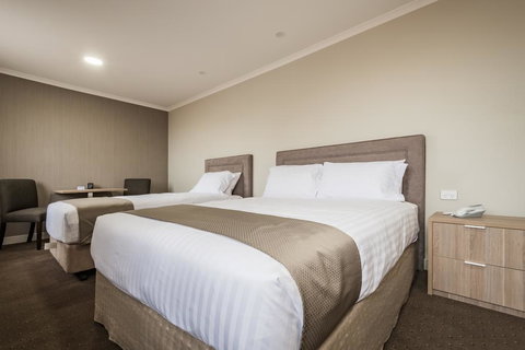 The Lighthouse Hotel - Accommodation Mooloolaba 3