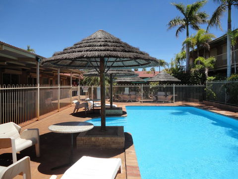 The Lodge Motel - Accommodation Mooloolaba 0