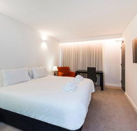 The Nest - Spacious Studio on Newcastle St with Roof Terrace - Accommodation Mooloolaba