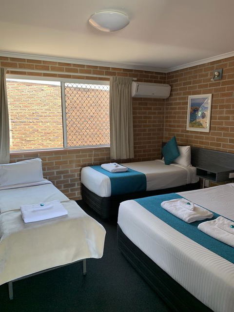 The Oaks Hotel Motel - Accommodation Mooloolaba 3