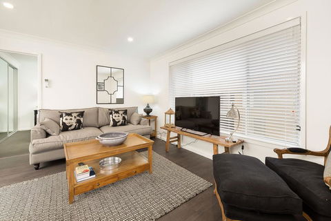 The Provincial - Central & Sophisticated - Accommodation Mooloolaba 0