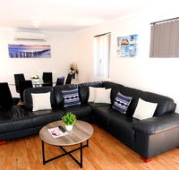 The Royal Dolphin Holiday Home - Accommodation Mooloolaba