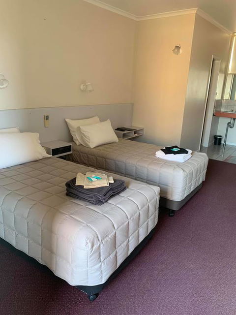 The Royal Motel - Accommodation Mooloolaba 1