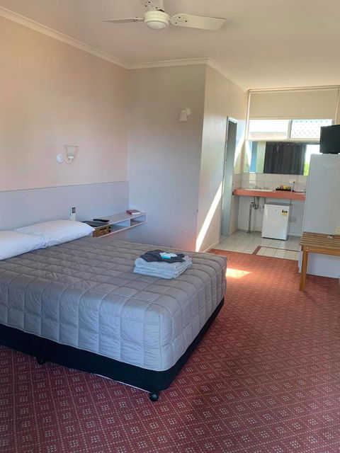 The Royal Motel - Accommodation Mooloolaba 0