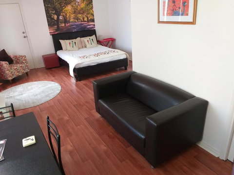 The Shelter Shed Garden Studio Apartment - Accommodation Mooloolaba 1