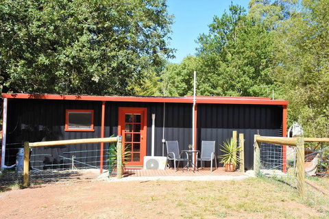 The Shelter Shed Garden Studio Apartment - Accommodation Mooloolaba 2