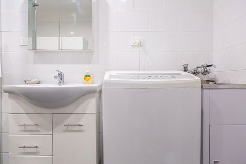 The Shouse - Accommodation Mooloolaba 3