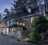 The Stone on the Hill - 3 bedroom house - Accommodation Mooloolaba