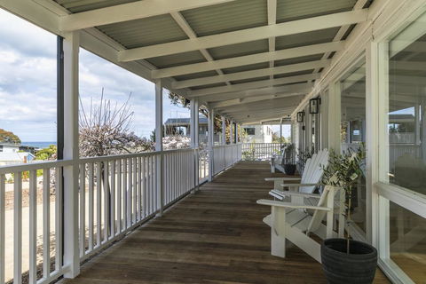 The Summer House Retreat Torquay - Accommodation Mooloolaba 1