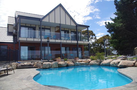 The View On Grossmans - Accommodation Mooloolaba 2