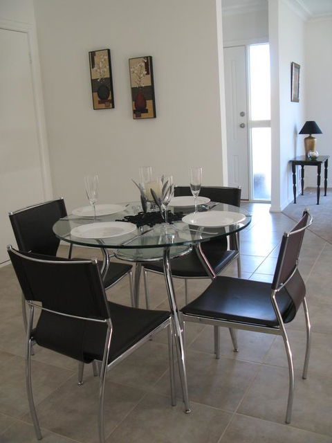 The Villa Kyabram - Accommodation Mooloolaba 3