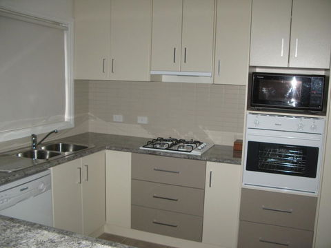 The Villa Kyabram - Accommodation Mooloolaba 2