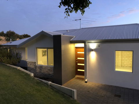 Three Bedroom, Two Bathroom Family Home - Accommodation Mooloolaba 0