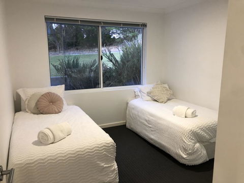 Three Bedroom, Two Bathroom Family Home - Accommodation Mooloolaba 3