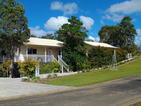 Tinaroo Sunset Retreat - Accommodation Mooloolaba 0