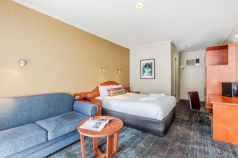 Tonsley Hotel - Accommodation Mooloolaba 0