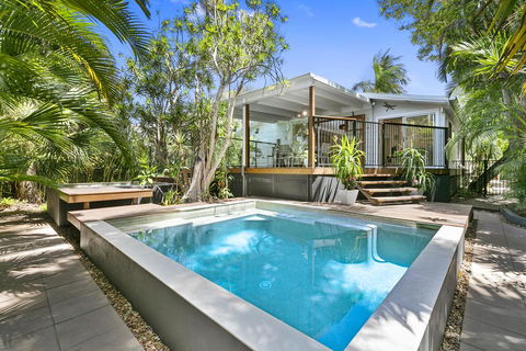 Tranquil & Tropical, Sunshine Beach - Accommodation Mooloolaba 0