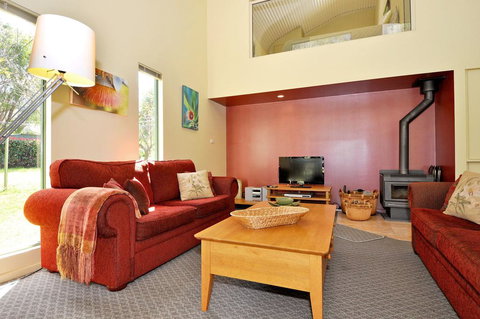 Tree Elle Retreat - Accommodation Mooloolaba 3